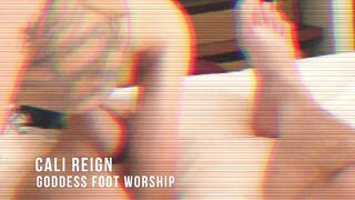 CALI REIGN - Goddess Foot Worship - Alt Girl, E-Girl, Tattoos, Escort, Elite Alt Courtesan