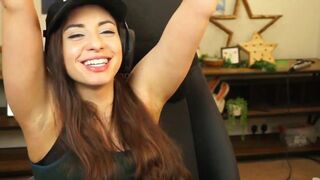 Youtuber Girl Showing her Sexy Armpits