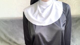 The Nun Shows her Pussy on Streams for Donations