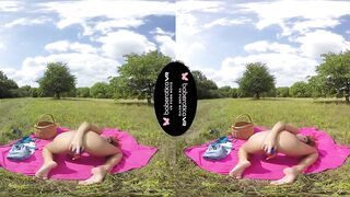 Solo Ornela Morgan is masturbating in the nature, in VR