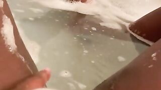 Bathtub Pussy