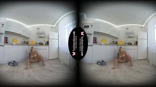 Solo Chick, Cindy Key is Masturbating all Day, in VR