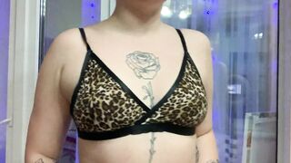 Beauty in Leopard Lingerie Smokes after Shower