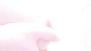 Bubble-covered Nipple Masturbation【angle from the Side】