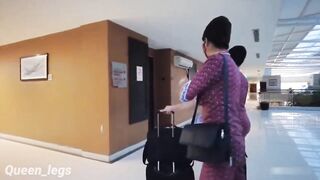 pramugari cantik main di kamar hotel , Beautiful Stewardess