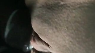 2nd time she took off the condom and I creampie her pussy