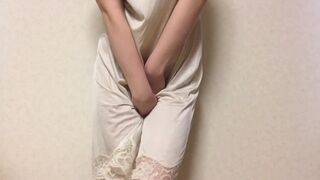 PEE DESPERATION! EXTREME PEEING IN CUTE THONG [japanese Amateur]