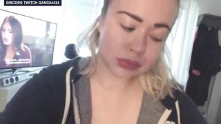 Twitch Streamer Flashing her Boobs on Stream & Accidental Nip Slip/Boob Flash - Set 2