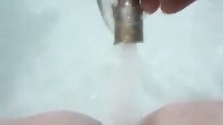 Object insertion: open shower in my pussy until I squirt