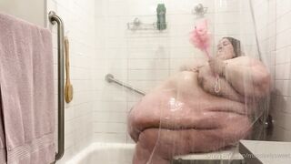 USSBBW in the shower