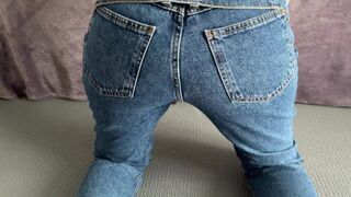 Doggystyle in Jeans Excites!