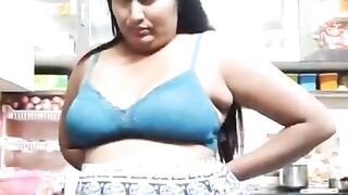 Swathi Expensive Blow Job කටේ කැරි අරින අම්මන්ඩී