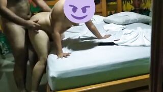 Milf gordita cabalgando mientras graba gemidos con un amigo del trabajo después de unas copas parte2