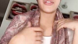 Arab giving female anatomy lessons using her vagina as a sample if you want to see the full video su