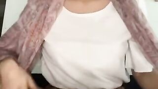 Arab giving female anatomy lessons using her vagina as a sample if you want to see the full video su