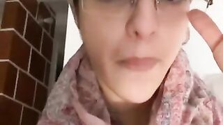 Arab giving female anatomy lessons using her vagina as a sample if you want to see the full video su