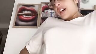 Arab giving female anatomy lessons using her vagina as a sample if you want to see the full video su