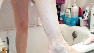 Shaves legs and pussy Masturbation in the shower Beautiful ass Fitonny rubbing the clit