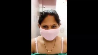 Hot bhabi show boobs to her boyfriend