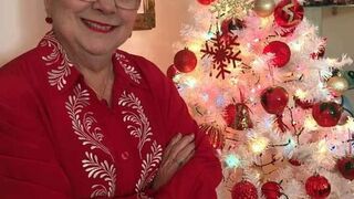 Santa's grandmother. #Merry Christmas . A good suck as a gif