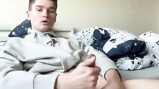 HORNY 20yo CAN'T STOP CUMMING