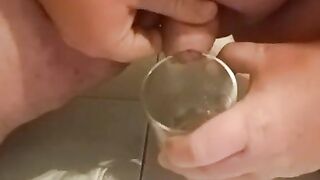 Task for fitsole Chubby clit play and cum in glass