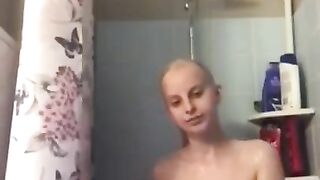 Shower in Blonde