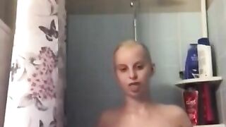 Shower in Blonde