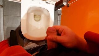 Guy CUMS in PUBLIC bathroom THERE ARE OTHER PEOPLE!