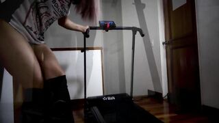 hilarious hadeo on treadmill