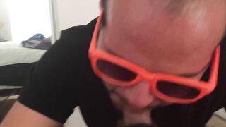 Love getting suck serviced by my pig i made it wear orange glasses while i film it suking me