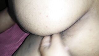 Sote hue maa ki gand me ungli ki or pani nikala. Risky capture for all of u. Big ass desi