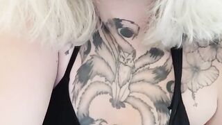 Big curvy girl wants to sit on your face and ride. Are u ready for cum in your mouth?