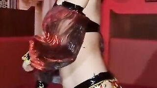 Pussykat sexy bellydancer