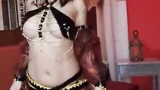 Pussykat sexy bellydancer