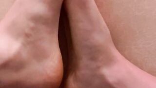 massage sexy feet in cream