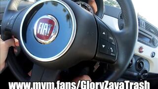 GloryZavaTrash - Je m'amuse avec son tracteur et suce son engin