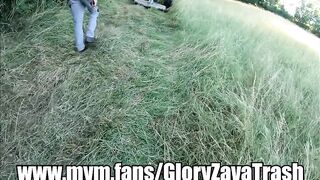 GloryZavaTrash - Je m'amuse avec son tracteur et suce son engin