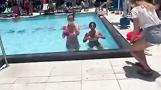 VivienneRuth and RheaAnderson playing in the pool at XBIZ2023 @lourdesmodels