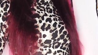 ShyyFxx sexy redhead in animal print makes your dick hard