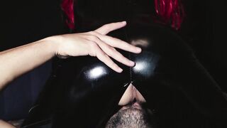 Redheaded girl in latex licked to orgasm - 4k video