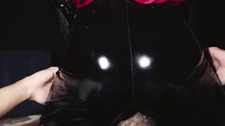 Redheaded girl in latex licked to orgasm - 4k video