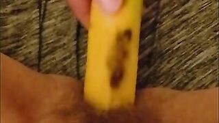 Fan request to use a banana ends in hard orgasm