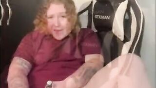 Amateur redhead masturbates in husbands gaming chair while he's at work