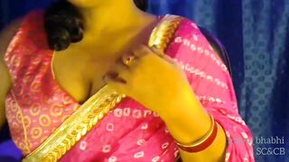 Sexy Bhabhi Stroking Her Boobs